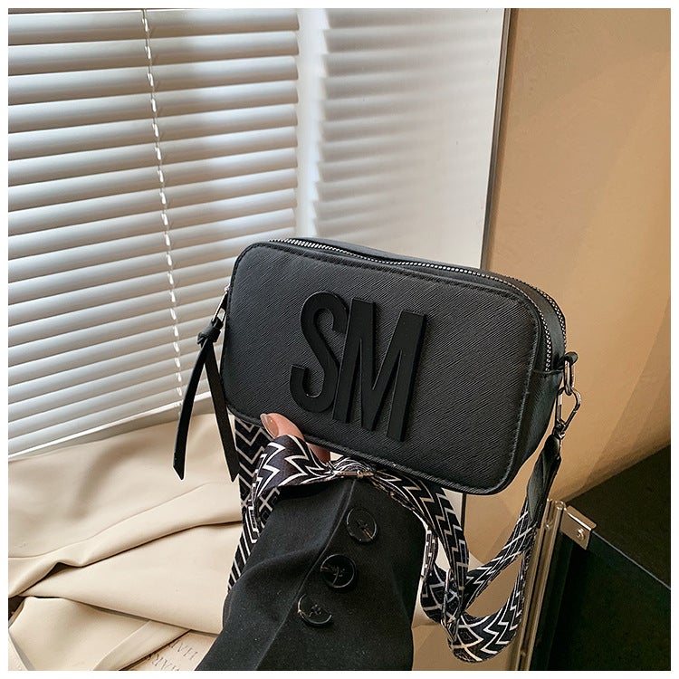Fashion Women'S Bag Casual All-Match Niche Small Square Bag Wide Shoulder Strap Popular Shoulder Bag - Image 1