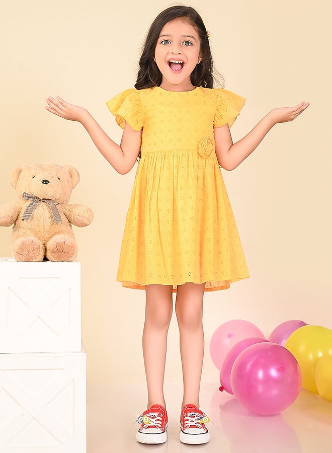 ليل بيكس فستان ستايلي بتفاصيل كورسيه زهور شيفلي - Image 1