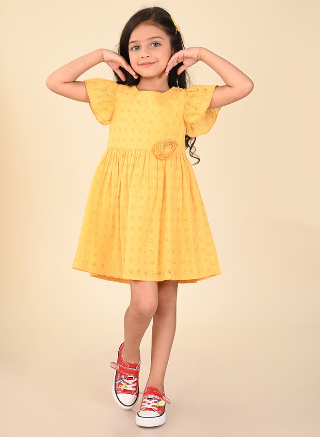 ليل بيكس فستان ستايلي بتفاصيل كورسيه زهور شيفلي - Image 3