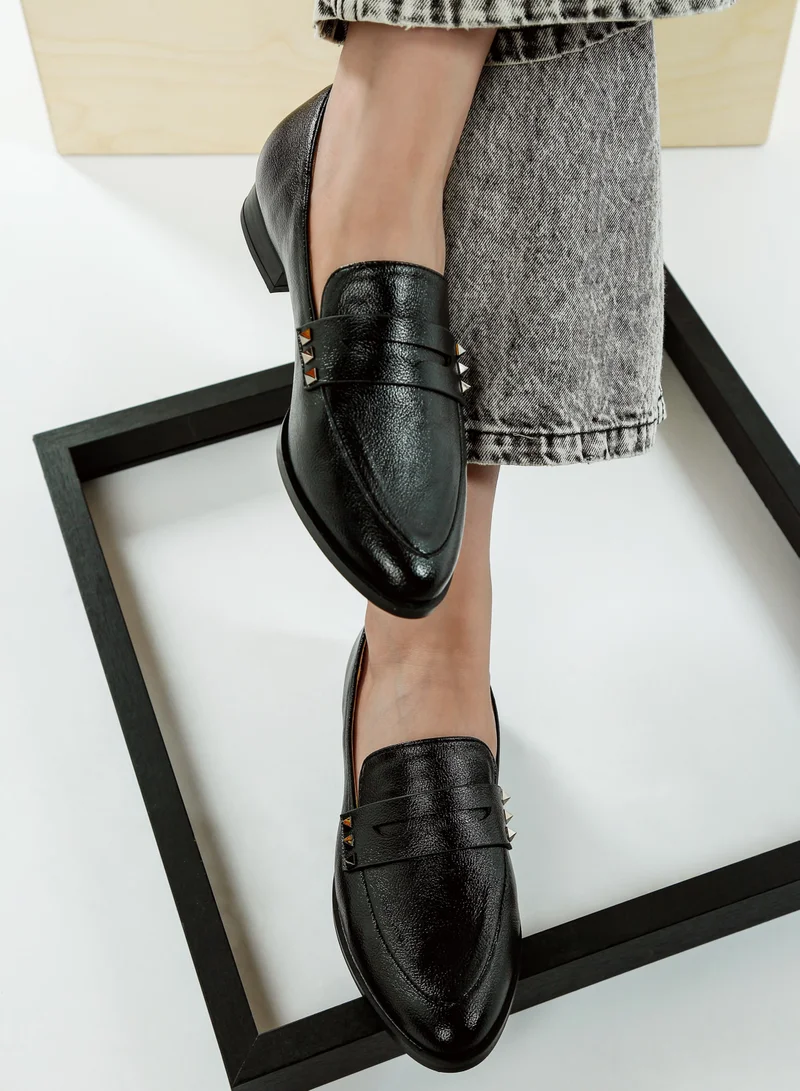 لندن راج حذاء لوفر نسائي من لندن راج برباط أمامي باللون الأسود