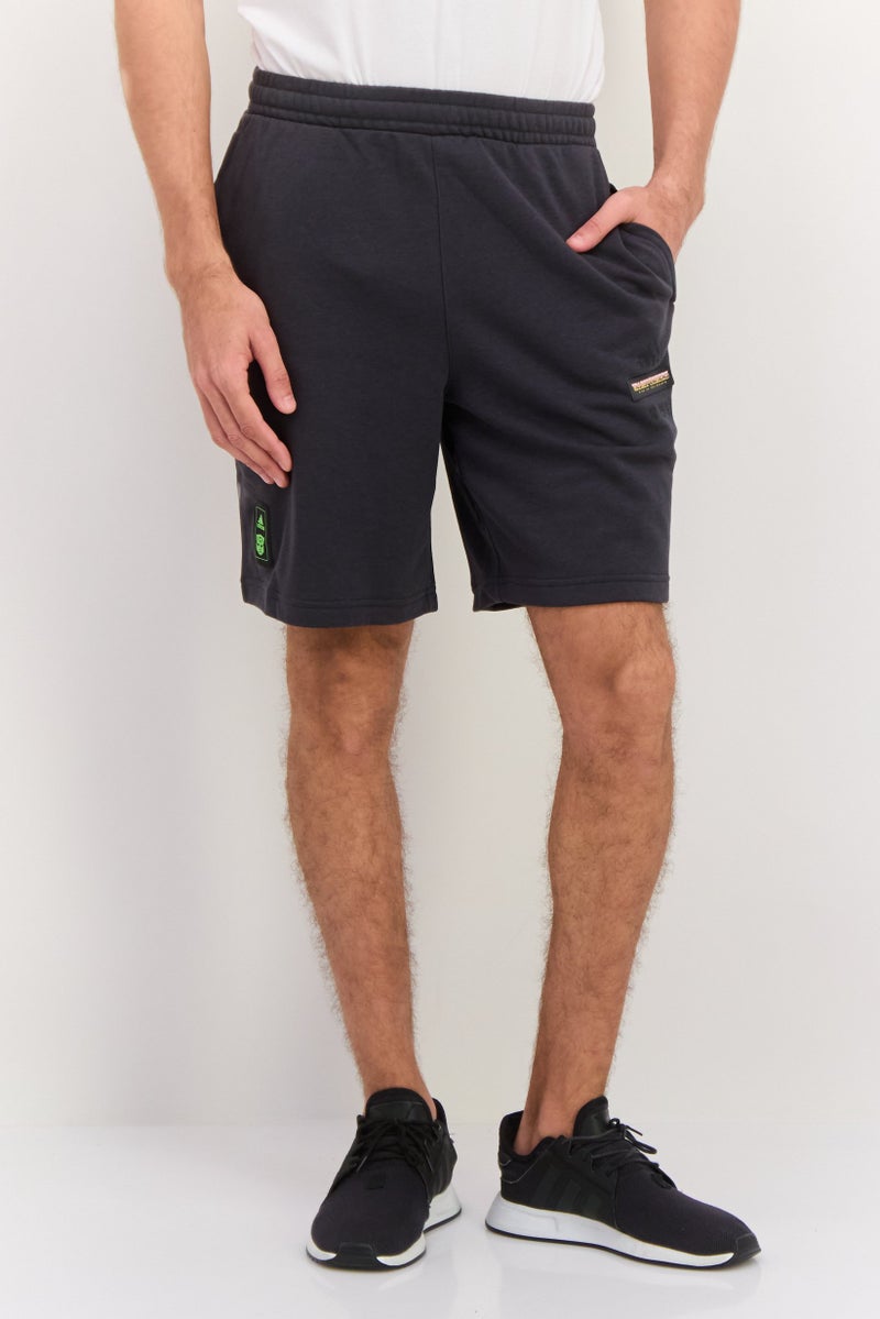 Adidas شورتات تدريب رياضية للرجال، رمادي - Image 1