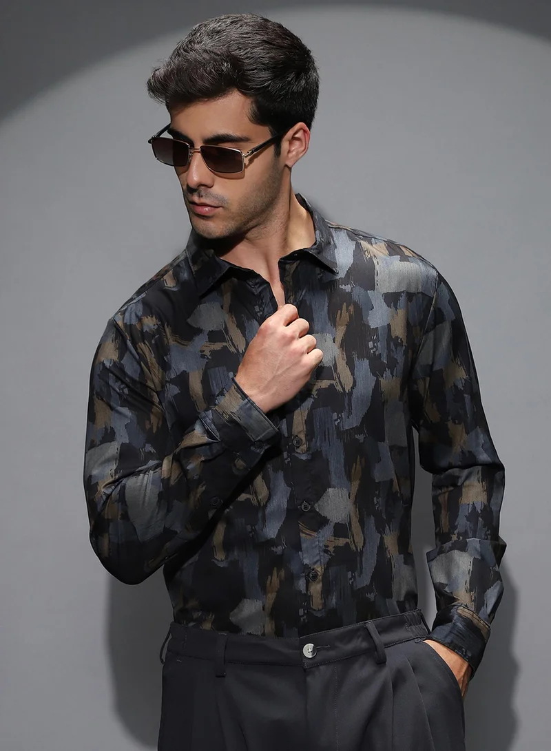 كامبوس سوترا Campus Sutra Men's Blue & Black Fray-Stroke Imprint Shirt For Casual Wear | Spread Collar | Long Cuffed Sleeves | Button Closure | Shirt Shirt Crafted With Comfort Fit For Everyday Wear