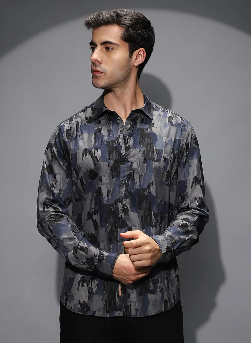 كامبوس سوترا Campus Sutra Men's Blue & Black Fray-Stroke Imprint Shirt For Casual Wear | Spread Collar | Long Cuffed Sleeves | Button Closure | Shirt Shirt Crafted With Comfort Fit For Everyday Wear