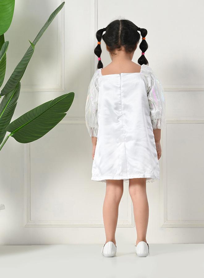 بيلا مودا فستان قصير منمق بالترتر مع ياقة واسعة - Image 2