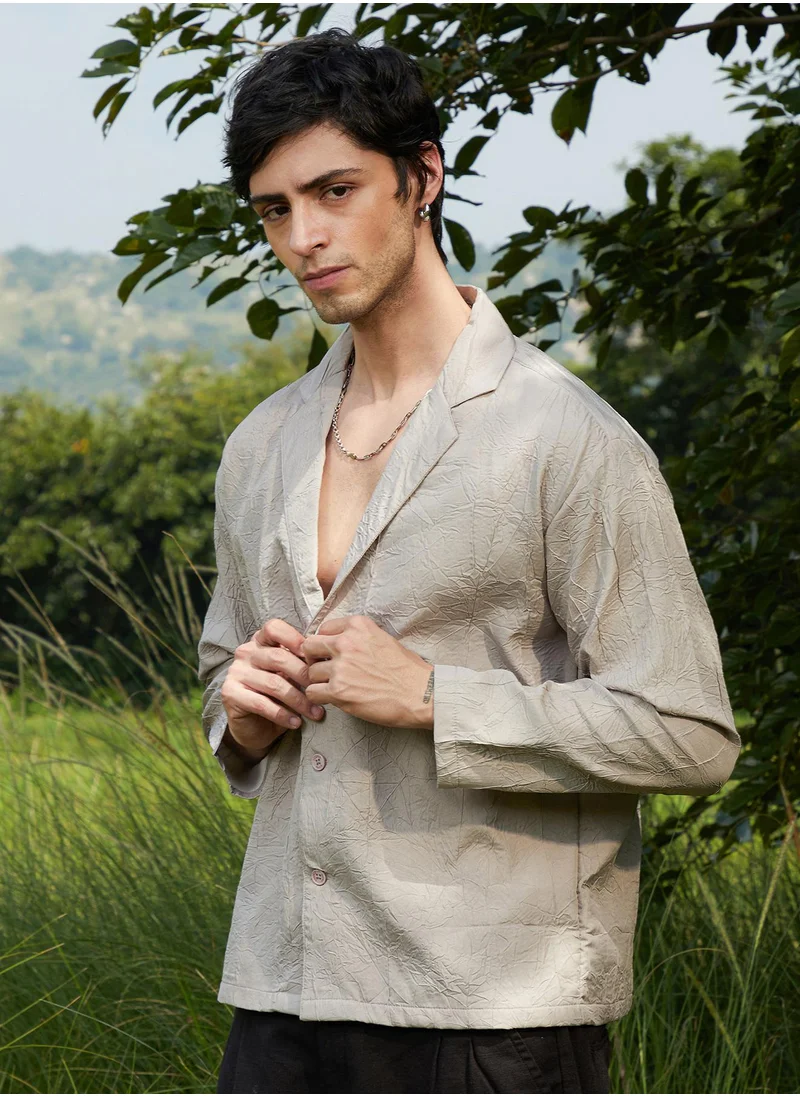 كامبوس سوترا Campus Sutra Men's Ecru Beige Wrinked Korean Oversized Shirt For Casual Wear | Lapel Collar | Long Sleeve | Button Closure | Oversized Shirt Crafted With Comfort Fit For Everyday Wear