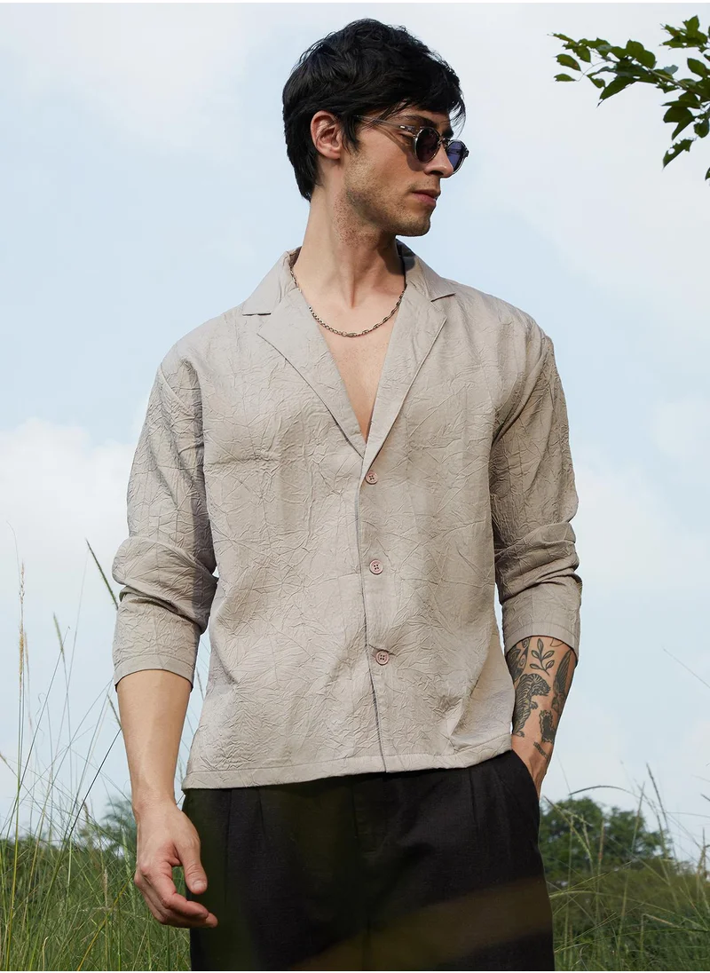 كامبوس سوترا Campus Sutra Men's Ecru Beige Wrinked Korean Oversized Shirt For Casual Wear | Lapel Collar | Long Sleeve | Button Closure | Oversized Shirt Crafted With Comfort Fit For Everyday Wear