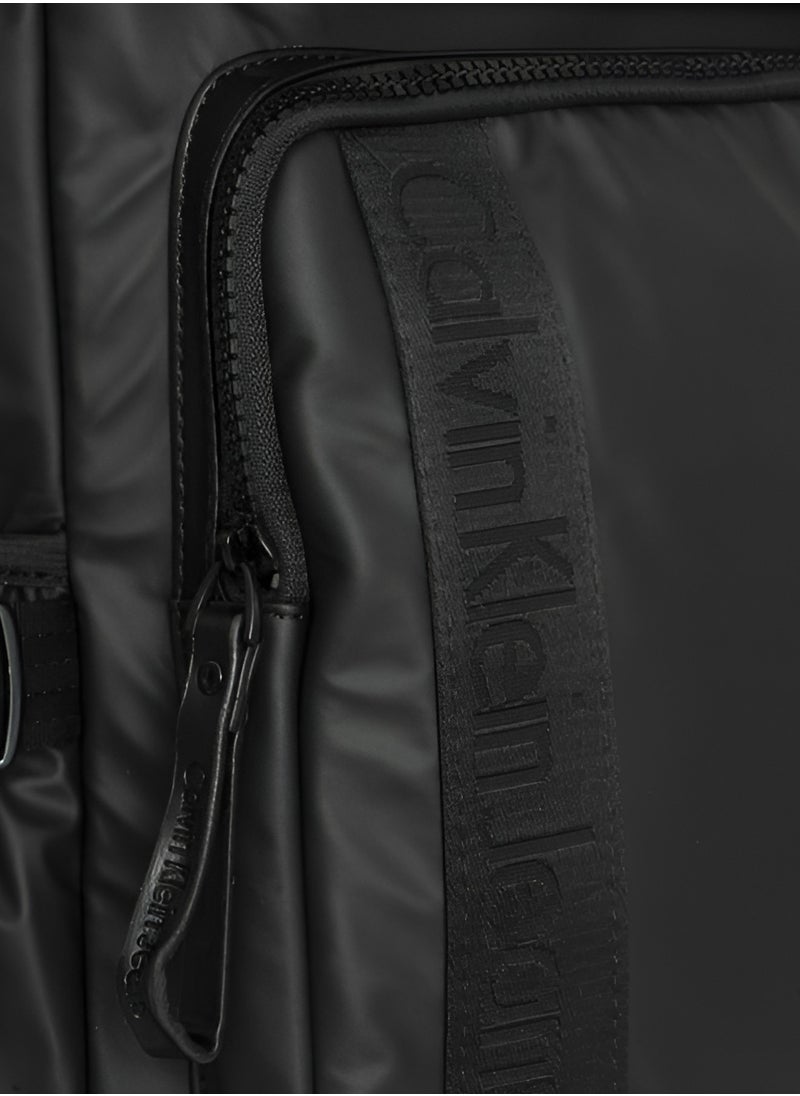 CALVIN KLEIN JEANS PLUS - Calvin klein Black Backpack For Men - Image 1