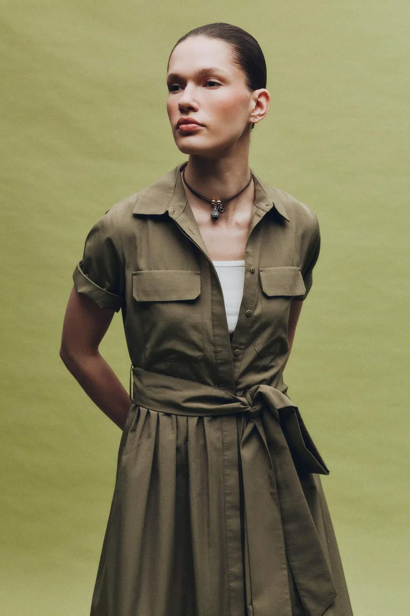 ديفاكتو A Cut Shirt Collar Midi Dress