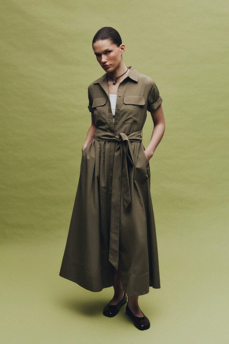 ديفاكتو A Cut Shirt Collar Midi Dress