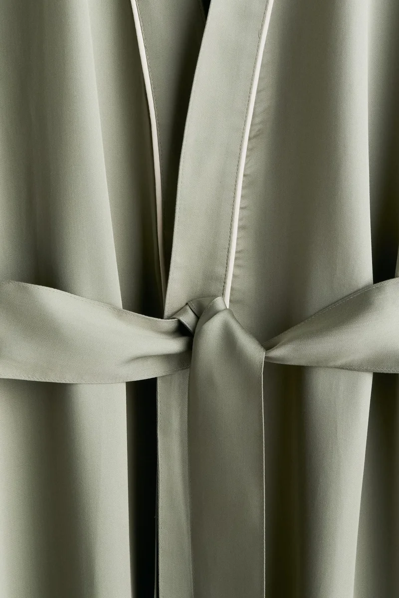 H&M Satin dressing gown