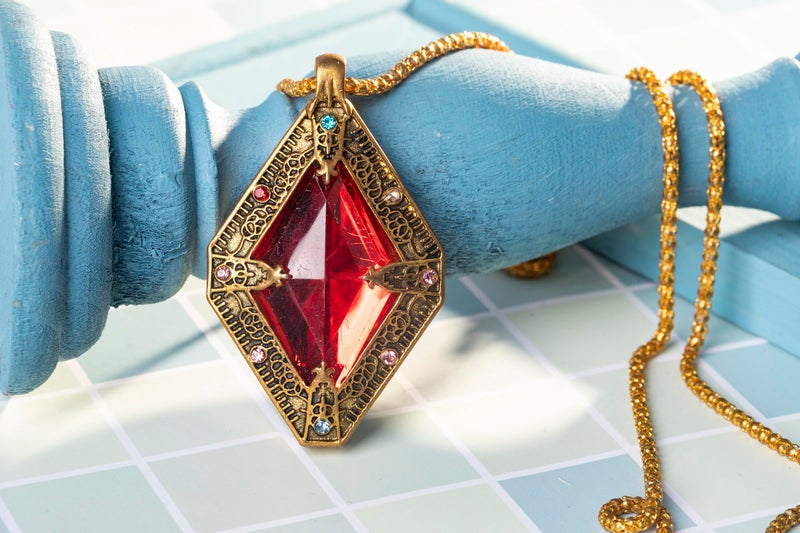 Modista Medieval Kings Amulet Necklace, Cosplay Costume Accessory - Image 2
