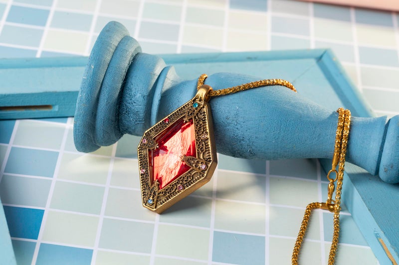 Modista Medieval Kings Amulet Necklace, Cosplay Costume Accessory - Image 4