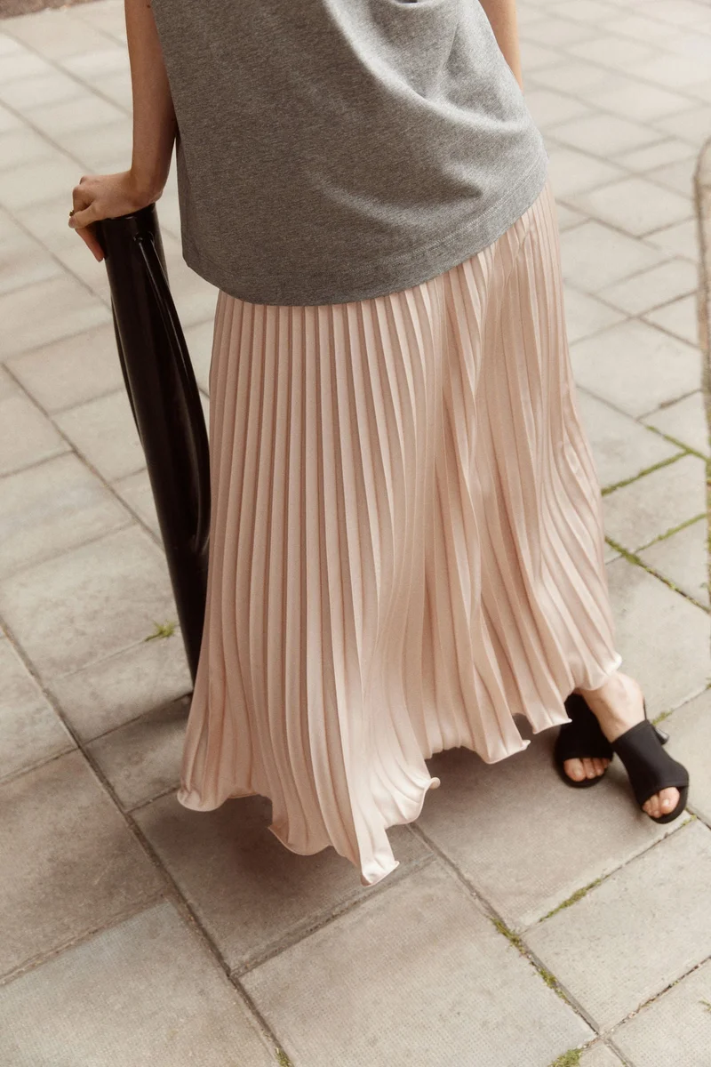 H&M Pleated maxi skirt