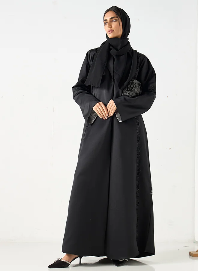 JAMEELA Charcoal black with contrast silver details Abaya