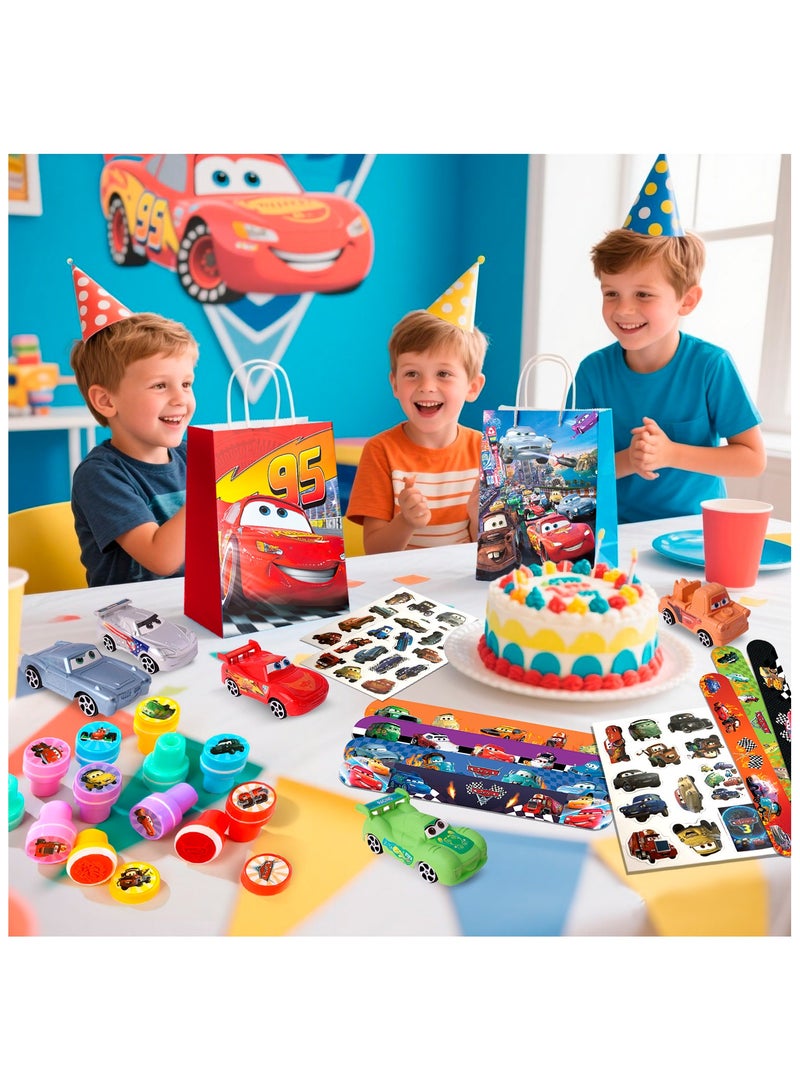 بيكسار هدايا حفلة عيد ميلاد سيارات لـ 12 ضيفًا، 110 قطعة حزمة هدايا حفلة سيارات شاملة تتضمن سلسلة مفاتيح بثيم لايتنينج ماكوين وأكياس ورقية وملصقات وأساور مطاطية ونموذج سيارة ختم وما إلى ذلك هدايا حفلة عيد ميلاد سيارات - Image 4