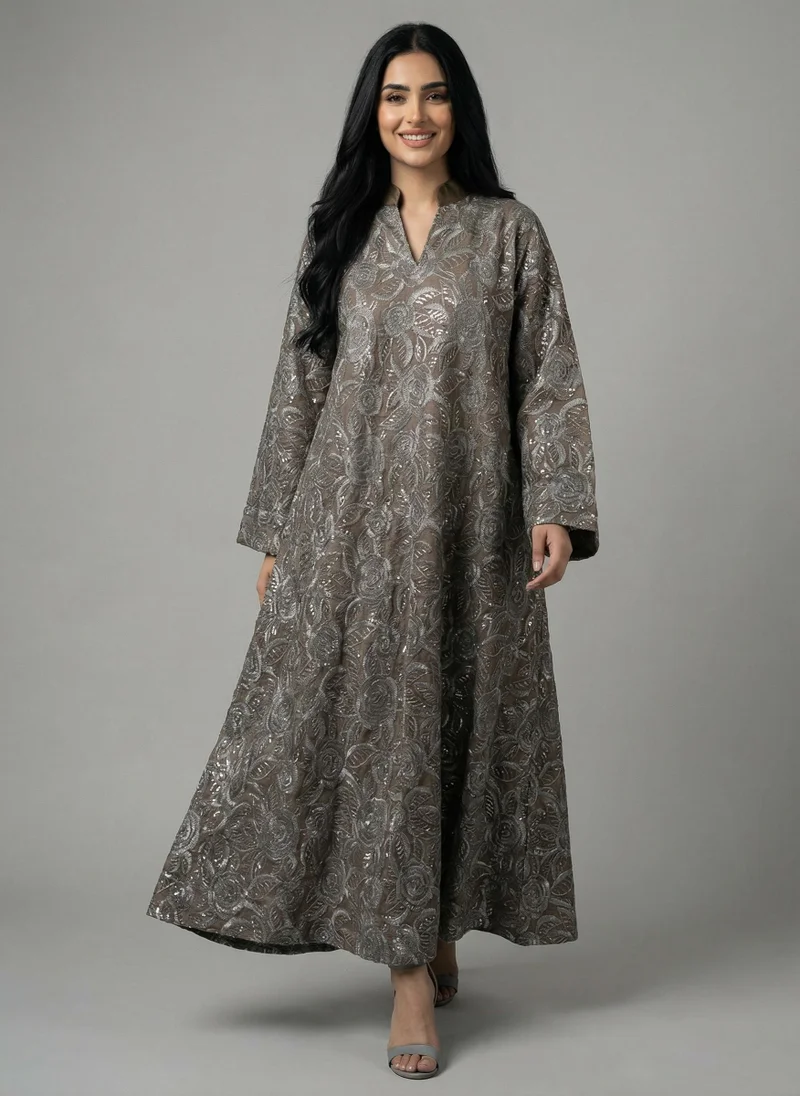 ميتانويا جلابية كتان مطرزة بالزهور باللون البني