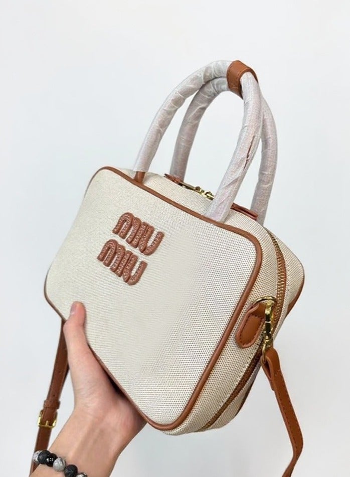 Miu Miu Miu Miu Beau cow leather medium handbag shoulder bag White - Image 2
