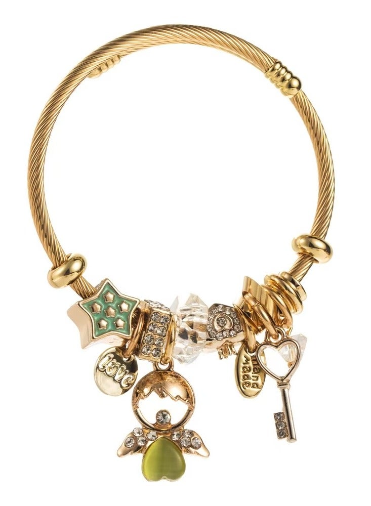 سوار سلك ذهبي أنيق مع سحر ساحر وحجارة متلألئة - مثالي للارتداء اليومي والمناسبات الخاصة، هدية مثالية لصديقة (أخضر) - Image 1