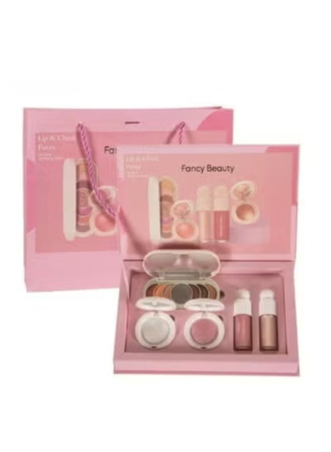 مجموعة فنسي المتكاملة لمكياج الشفاه والخدود والعيون