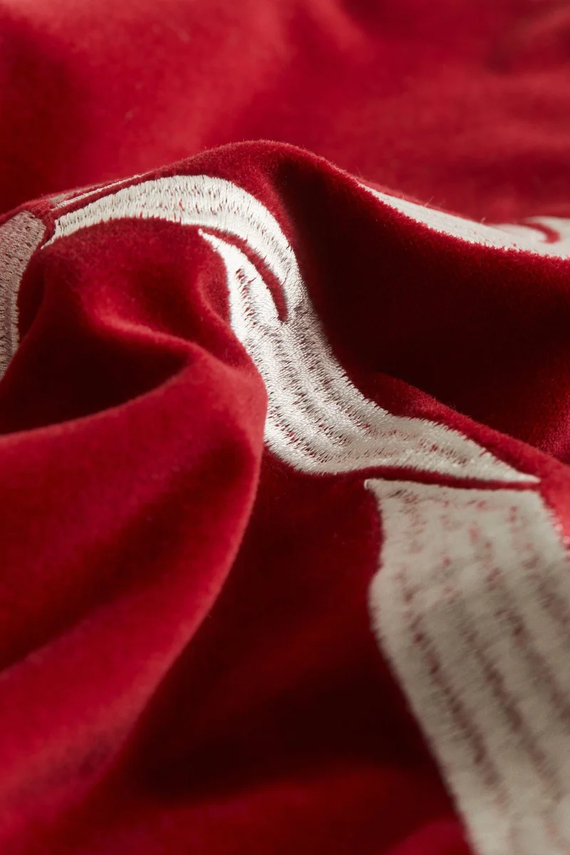 اتش اند ام غطاء وسادة مخملي