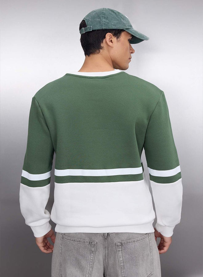 trendyol Khaki Regular/Normal Cut Long Sleeve Printed Panelled Sweatshirt - Image 4