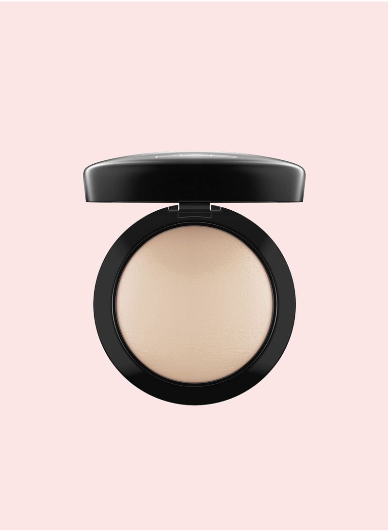 MAC Cosmetics - Mineralize Skinfinish Natural - Light Plus - Image 1