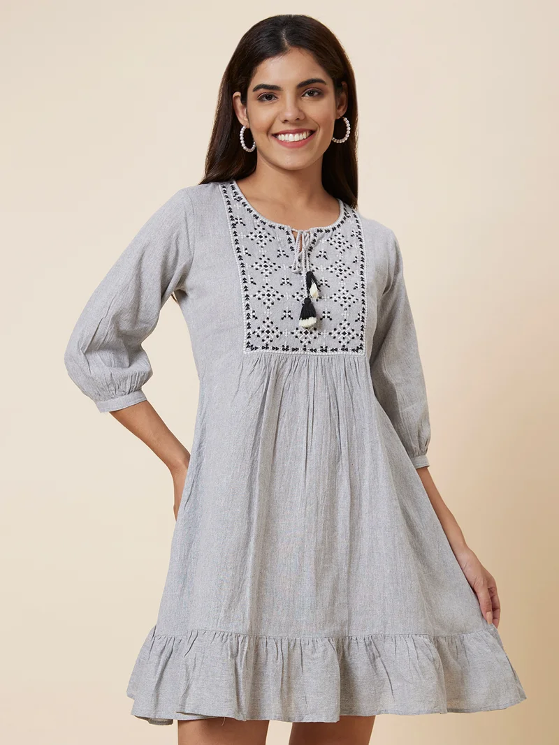 globus Women Grey Striped Empire Dress