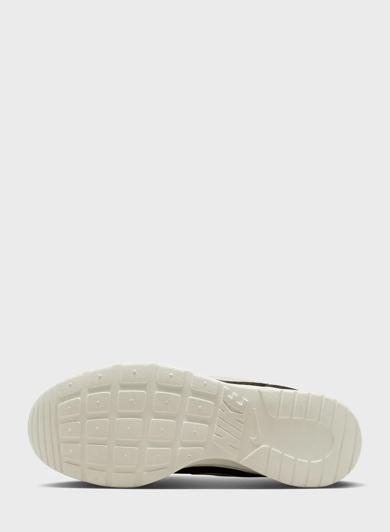 نايكي تانجون فلاييز