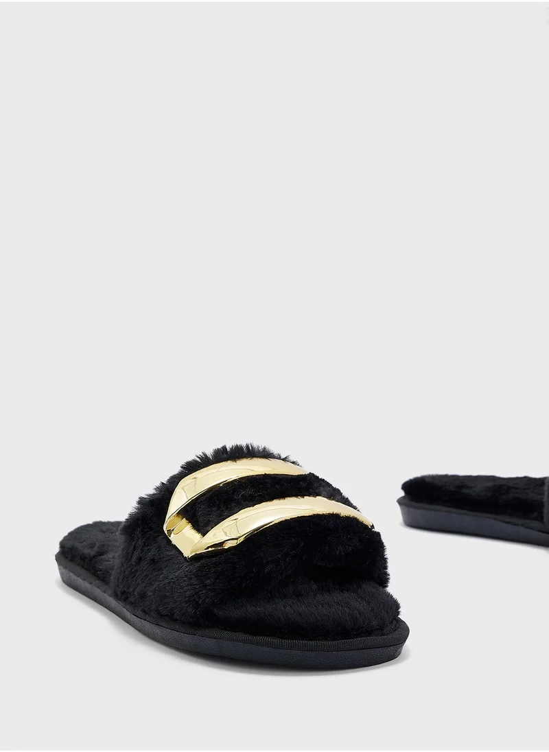 جينجر Metal Trim Fluffy One Strap Bedroom Slippers
