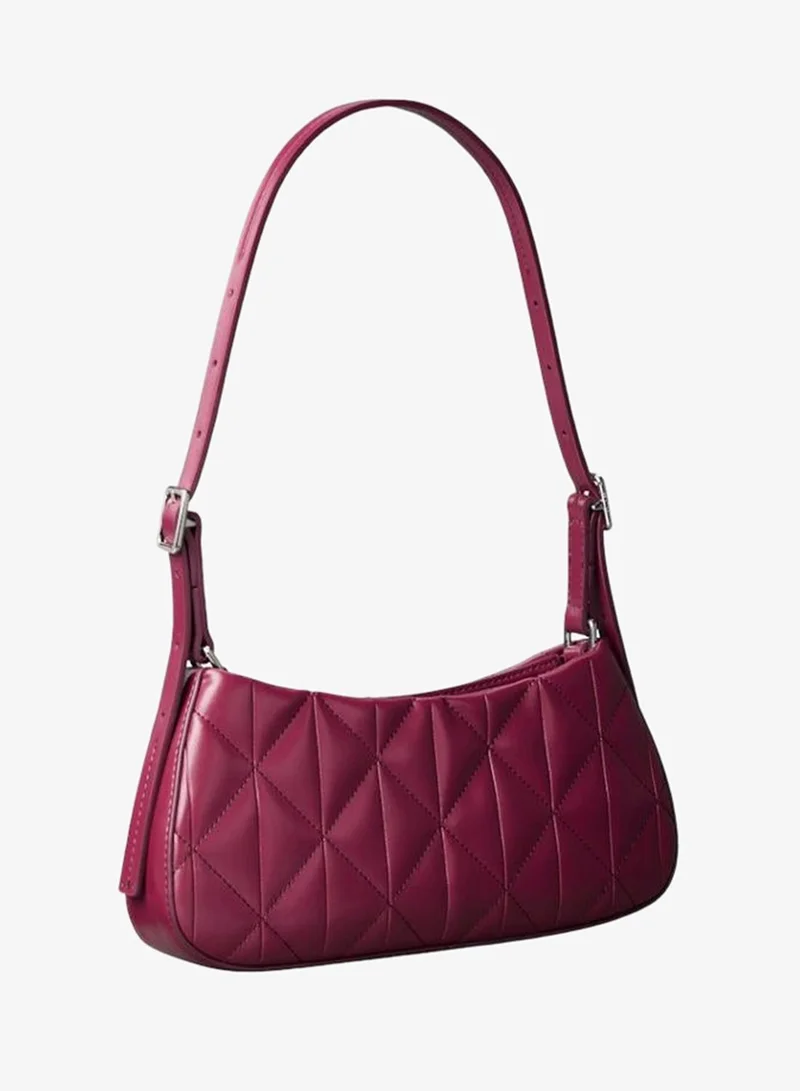 كالفن كلاين حقيبة كتف صغيرة بشعار مطرز