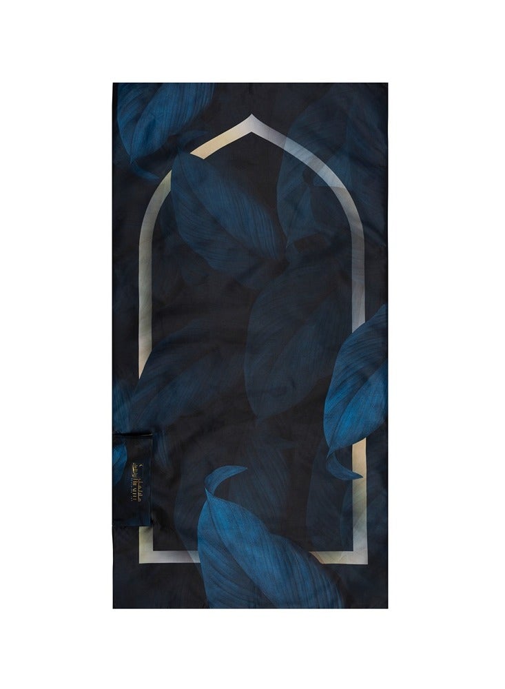 Hilalful سجادة صلاة هلال فول صلاح أون ذا جو من البوليستر - أوراق منتصف الليل | سجادة صلاة إسلامية للأطفال | مقاومة للماء | مضادة للانزلاق | هدية إسلامية للعيد ورمضان | للسفر | خفيفة الوزن - Image 4