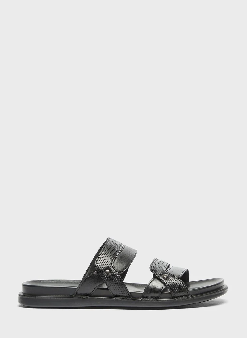 ال بي ال من شو اكسبرس Casual Cross Strap Sandals