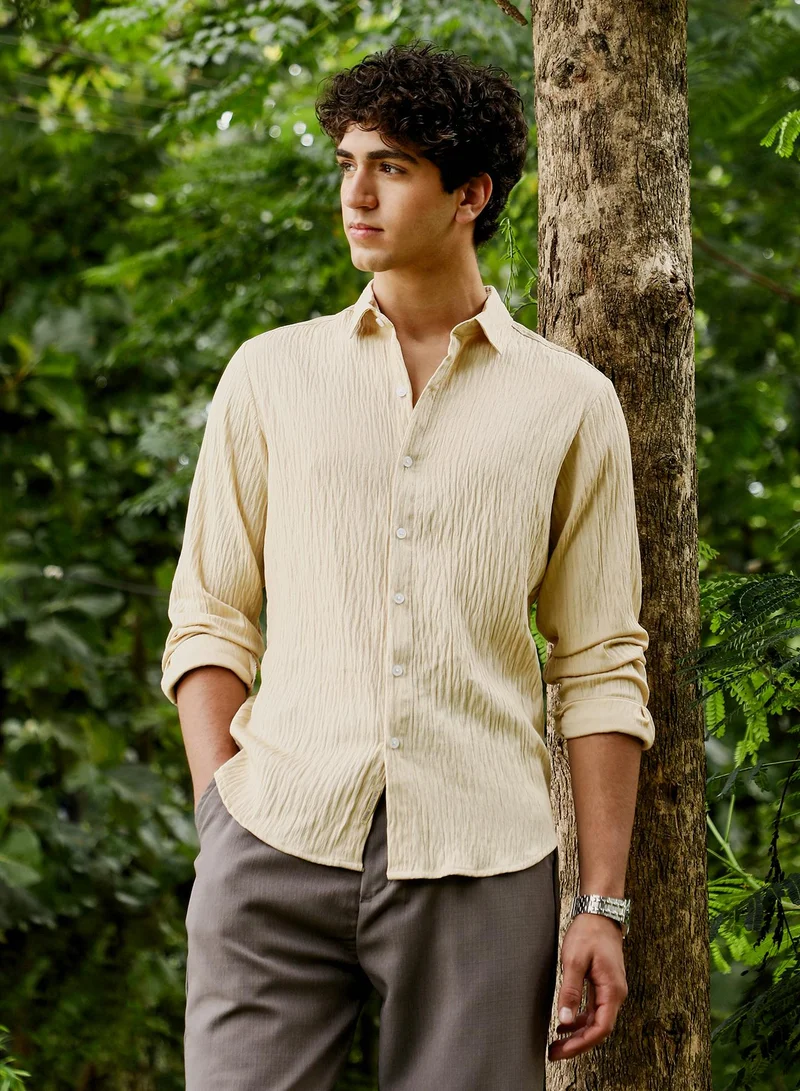 Campus Sutra Campus Sutra Men Solid Creased-Tactile Shirt | Spread Collar Long Cuffed Sleeves | Button Closure Curved Hem | Solid Creased | Woven Fabric For Casual & Daily Wear | Saltbox Beige
