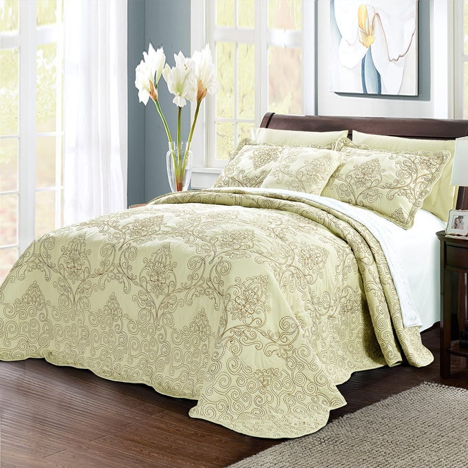 DAMASK 4 PIECE BEDSPREAD SET SCALLOPED EDGE QUILT COVERLET COMFORTER PREWASHED BEDDING SET MATELASSE EMBOSSED FLORAL SOLID PATTERN YELLOWISH GREEN OVERSIZE QUEEN110 X 120