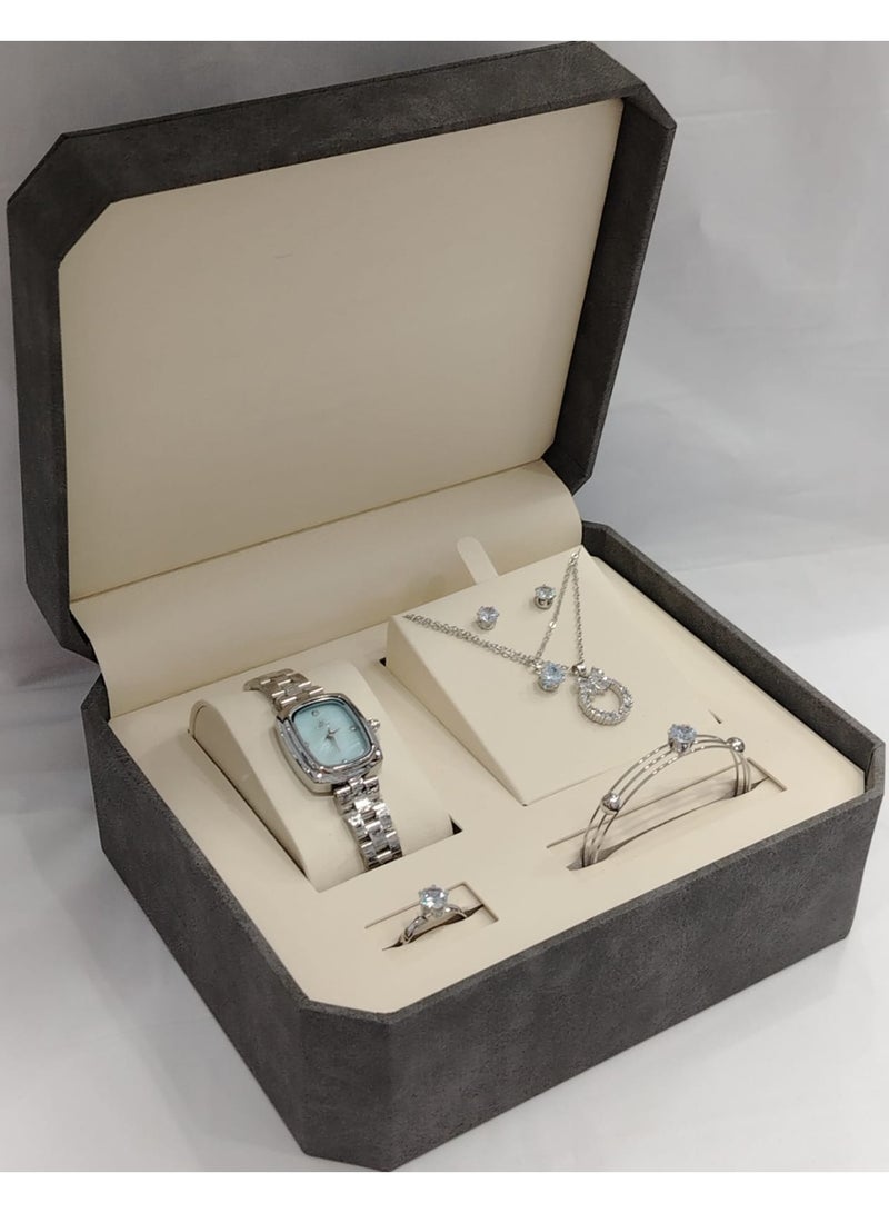 ريفولي ساعه مع الأسوارة مع الخاتم  مع السلس والاخراص اخر اصدار من ريفولي