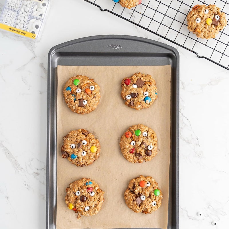 Wilton Baking Tray/Sheet, Perfect Results, Premium Non Stick Bakeware, 38.7 x 26cm (15 x 10in) - Image 2