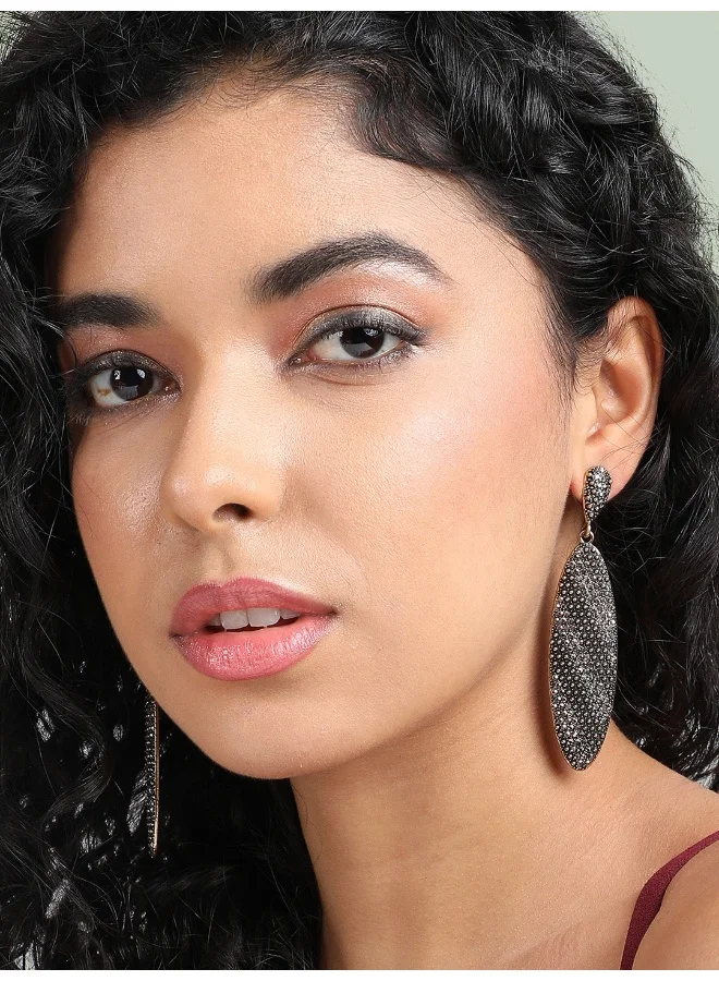 سوهي حزمة من الأقراط المتدلية الطويلة المعقدة