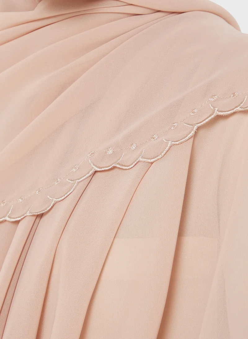 خزانة Scallop Edge Embroidered Long Hijab Scarf