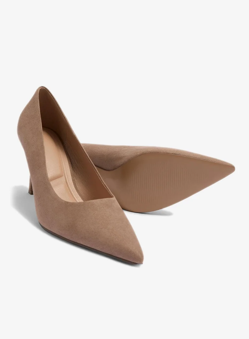 ماتلان كعب نسائي مدبب بلون