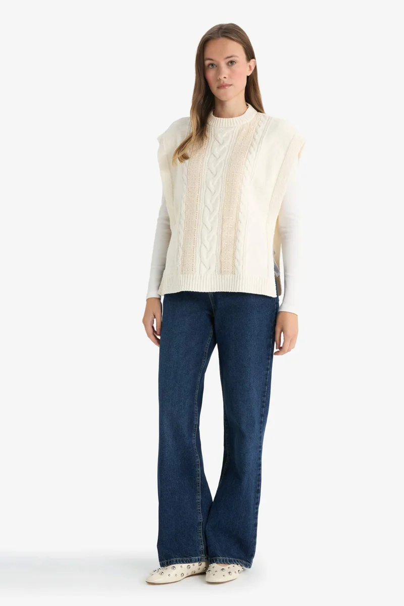 DeFacto Regular Fit Crew Neck Knitwear Vest
