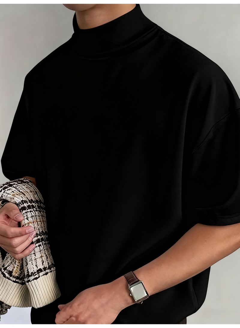 تيشيرت رجالي أسود برقبة عالية وأكمام قصيرة، بتصميم فضفاض غير رسمي - Image 1