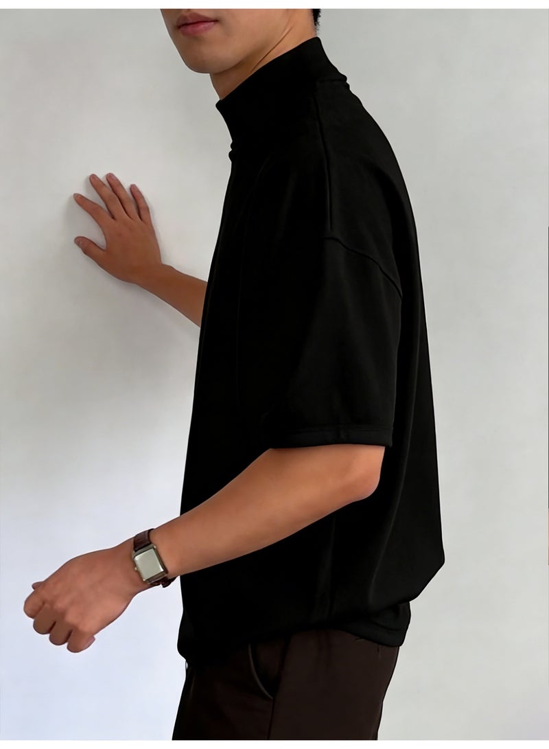 تيشيرت رجالي أسود برقبة عالية وأكمام قصيرة، بتصميم فضفاض غير رسمي - Image 2