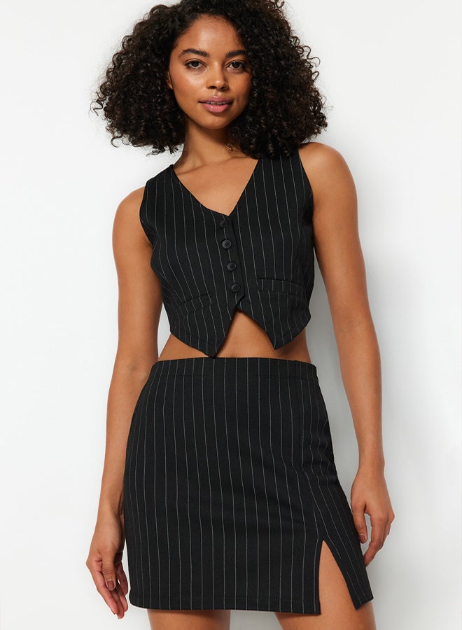 trendyol Black Regular Button Detailed Striped Crop Vest - Image 5