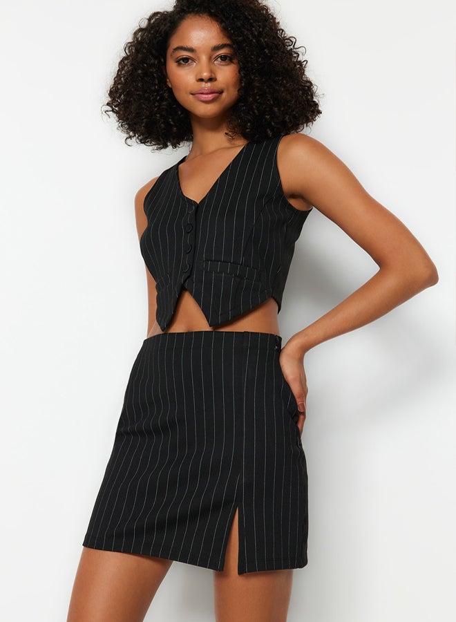 trendyol Black Regular Button Detailed Striped Crop Vest - Image 1
