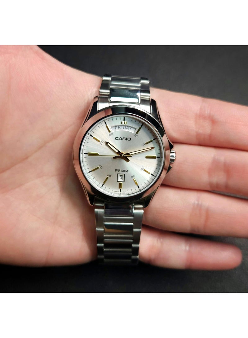 Casio MTP-1370D-7A2VDF Men’s Analog Watch – White Dial with Gold Accents, Silver Stainless-Steel Bracelet, Day & Date Display, Classic Elegant Design - Image 2