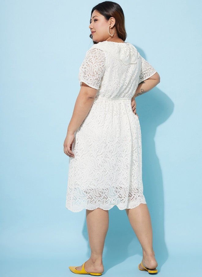 Athena فستان أبيض من الدانتيل بتصميم ضيق وواسع للنساء - Image 4