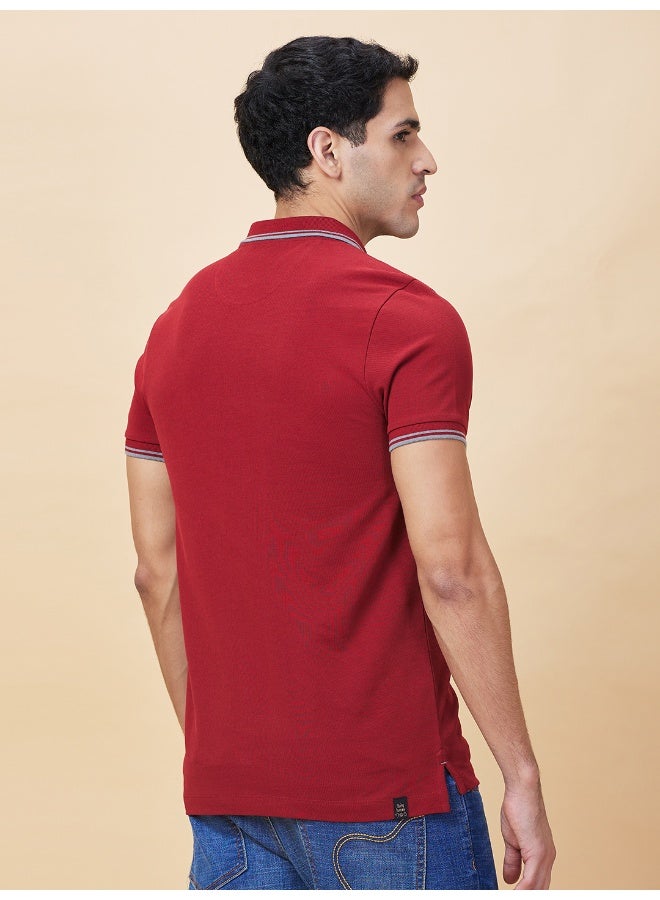 Being Human تي شيرت بولو قصير الأكمام للرجال بلون مارون مع ياقة بولو - Image 3