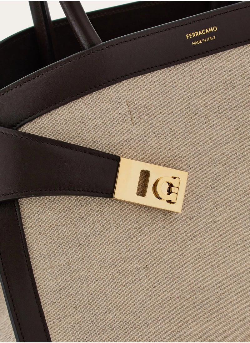 FERRAGAMO - Women Top Handles Satchels Hug handbag (M) - Image 1