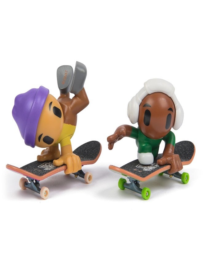 Tech Deck Sk8 Crew, 2 Exclusive Fingerboards with Assist Figures, Customizable Collectible Mini Skateboards, Toys for Kids Ages 5+ (Styles May Vary) - Image 2