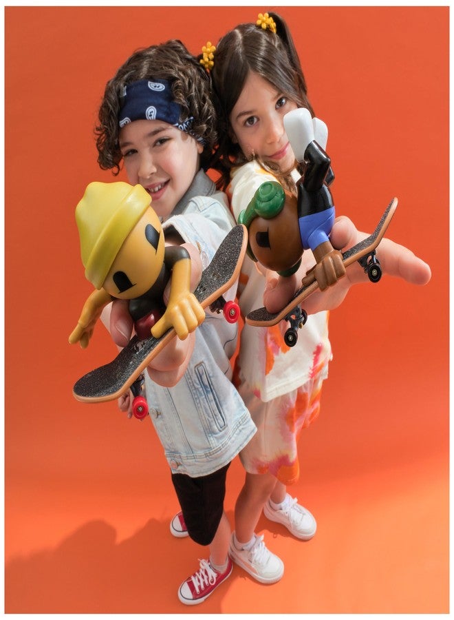 Tech Deck Sk8 Crew, 2 Exclusive Fingerboards with Assist Figures, Customizable Collectible Mini Skateboards, Toys for Kids Ages 5+ (Styles May Vary) - Image 3